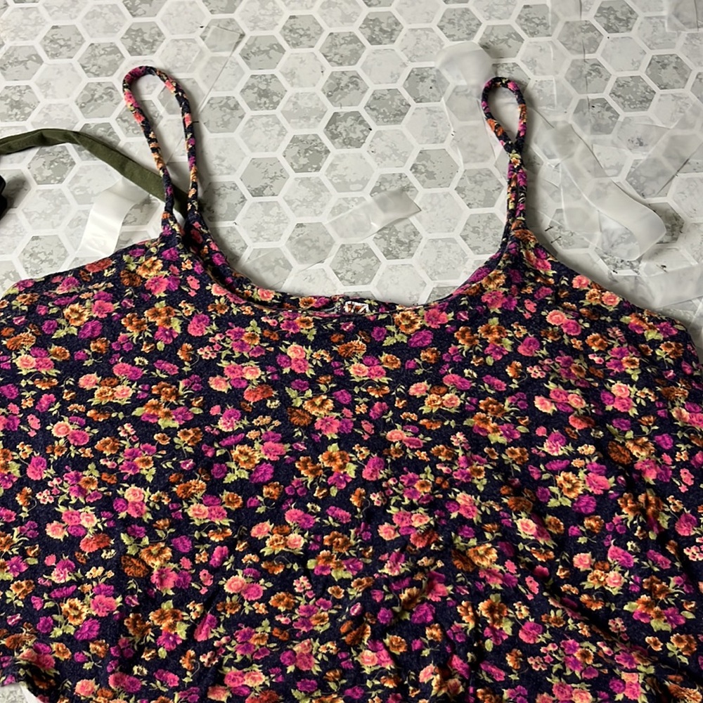 No Lie Small Purple Floral Print Cropped Tank Top - Picture 4 of 5